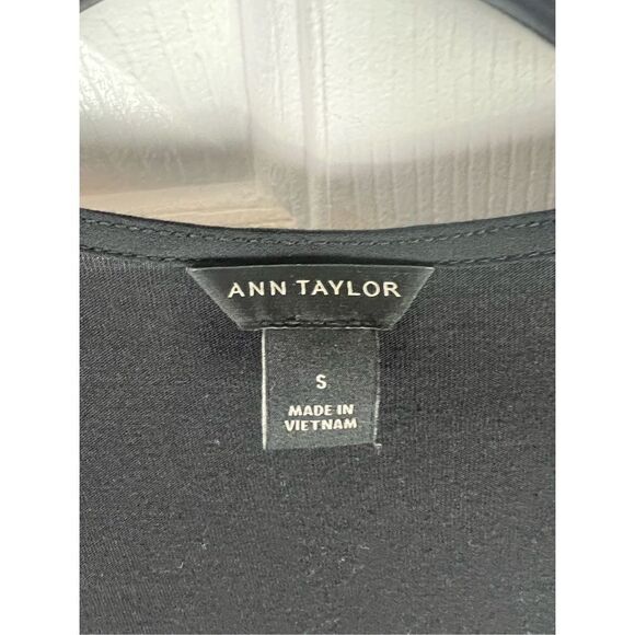 Ann Taylor Womens Black Blouse Size Small - Picture 2 of 4